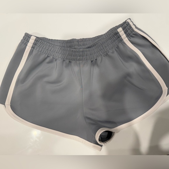 Skims Dolphin Short L - Picture 2 of 3